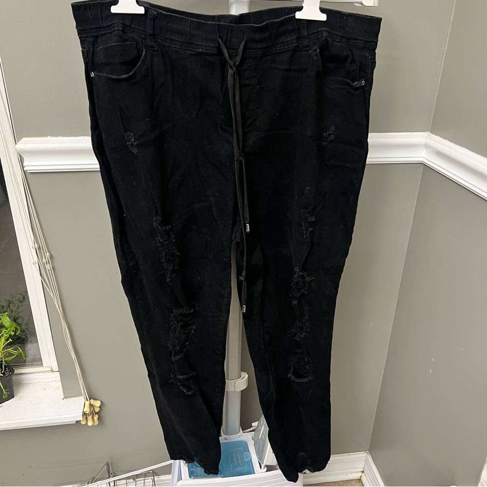 Ripped skinny jeans